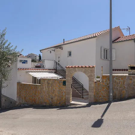 Suki Trogir