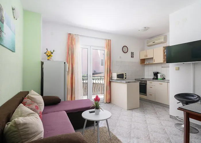Suki Apartment