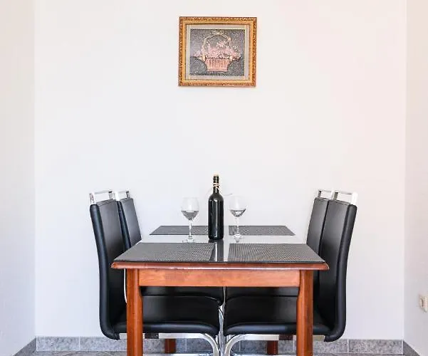 Suki 公寓 特罗吉尔